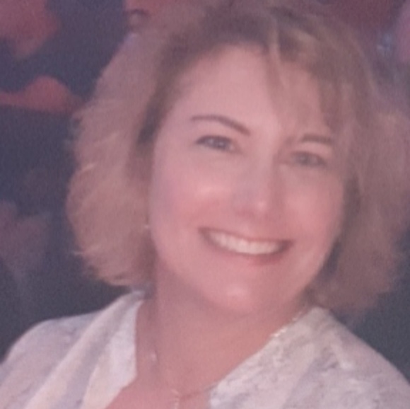 Meet your Posher, Kari - Picture 1 of 1